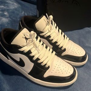 Jordan 1 low concord.